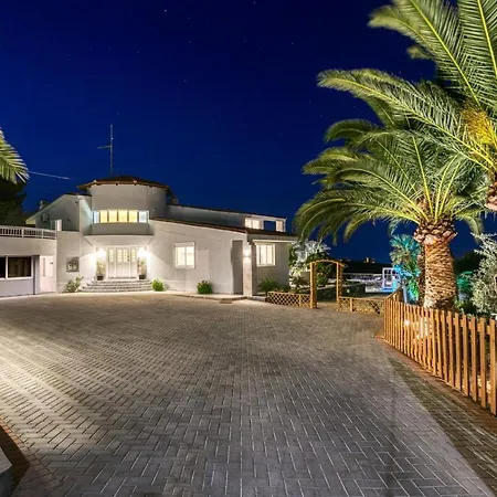 Monroe By * Hersónissos